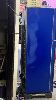 Wave’s refrigerator WR 315 blue check glass