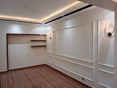 SILENT COMMERCIAL PORTION BRAND NEW AVAILABLE FOR OFFICE PROME LOCATION 60 FT ROAD GULSHAN-E-IQBAL BLOCK 7