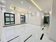 SILENT COMMERCIAL PORTION AVAILABLE FOR RENT GULSHAN-E-IQBAL BLOCK 13d1 240 SQYARD