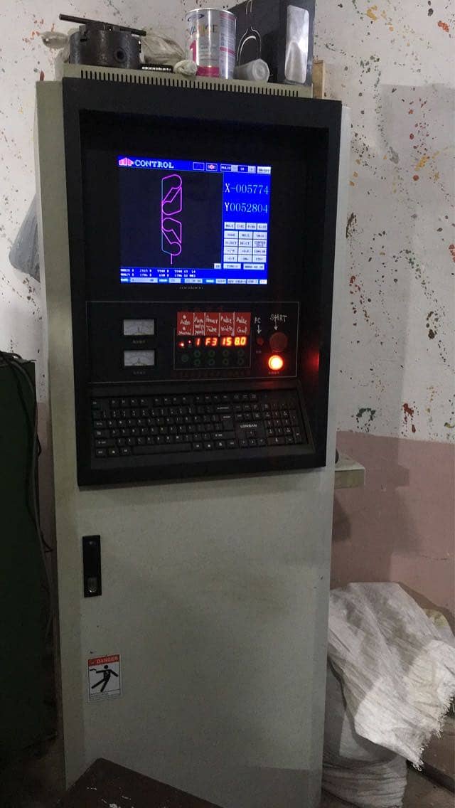 Cnc Vertical Machining CNC WEDM And Microhole Drilling Works 8