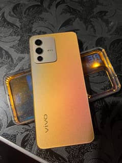 vivo v23 5g 12+8 /256  mobile and box urgent sell