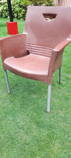 plastic chairs boss company