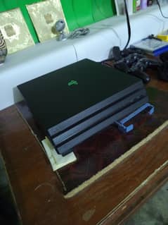Ps4 pro 1TB 10/10 condition