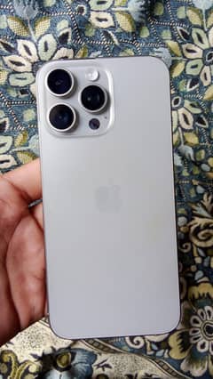 iphone 15 pro max 256 JV 10/10 condion