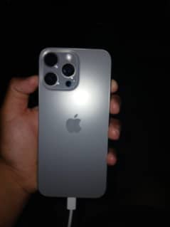 iphone 16 pro max 256gb only 10 cycle count 4 month sim time