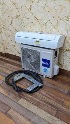haier AC DC inverter 1.5 ton heat and cool 03326425950