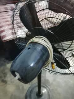 1 pedestal fan urgent sale