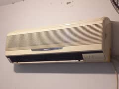 Split AC THOMPSON
