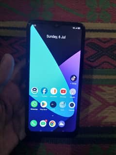 Realme 3 4/64 gb