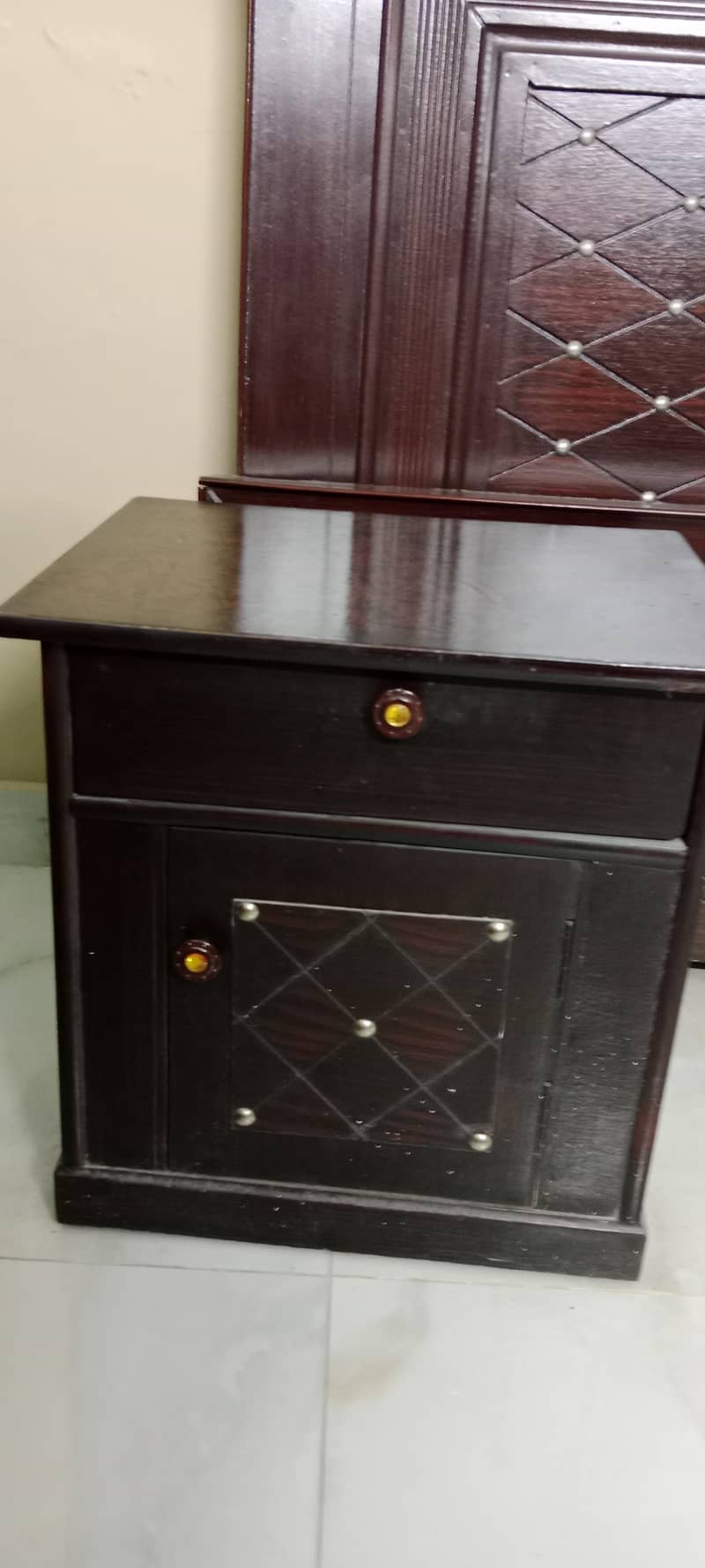 king size double bed with side tables and mirror 2