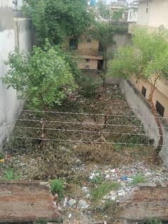 10 Marla Plot Available For Sale In Prime Location