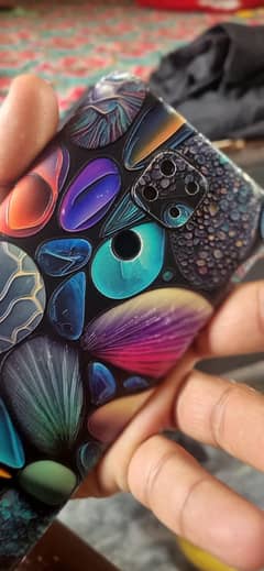 radmi not 9 bhot acha phone box charjr b sath original phone ha