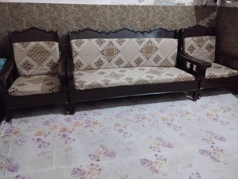 complete sofa set with table & divider 1