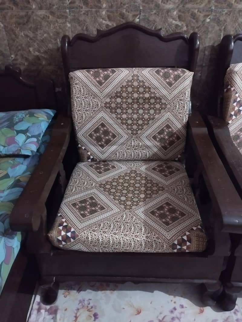 complete sofa set with table & divider 4