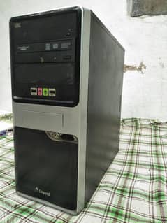 Xeon V3-1230 R. 0, equivalent Core i7 3rd gen, 500 HDD, 8 GB DDR3 RAM,