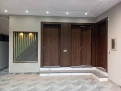 10 MARLA BRAND NEW LUXURY HOUSE FOR SALE