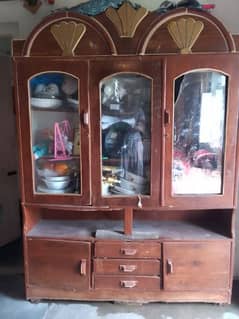show case in gud condition location domeli