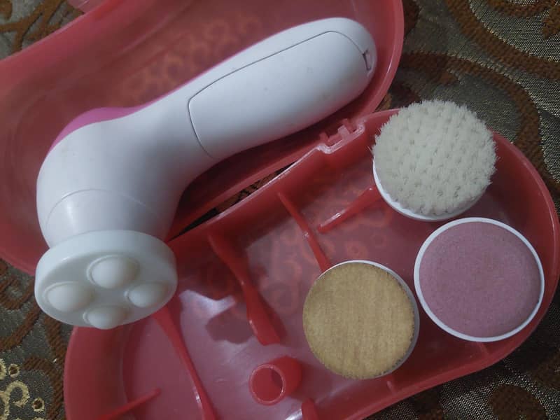 Facial multi-functions brushes Machine 1