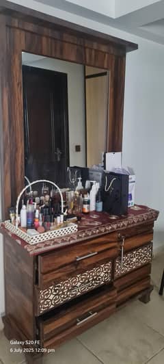 dressing table