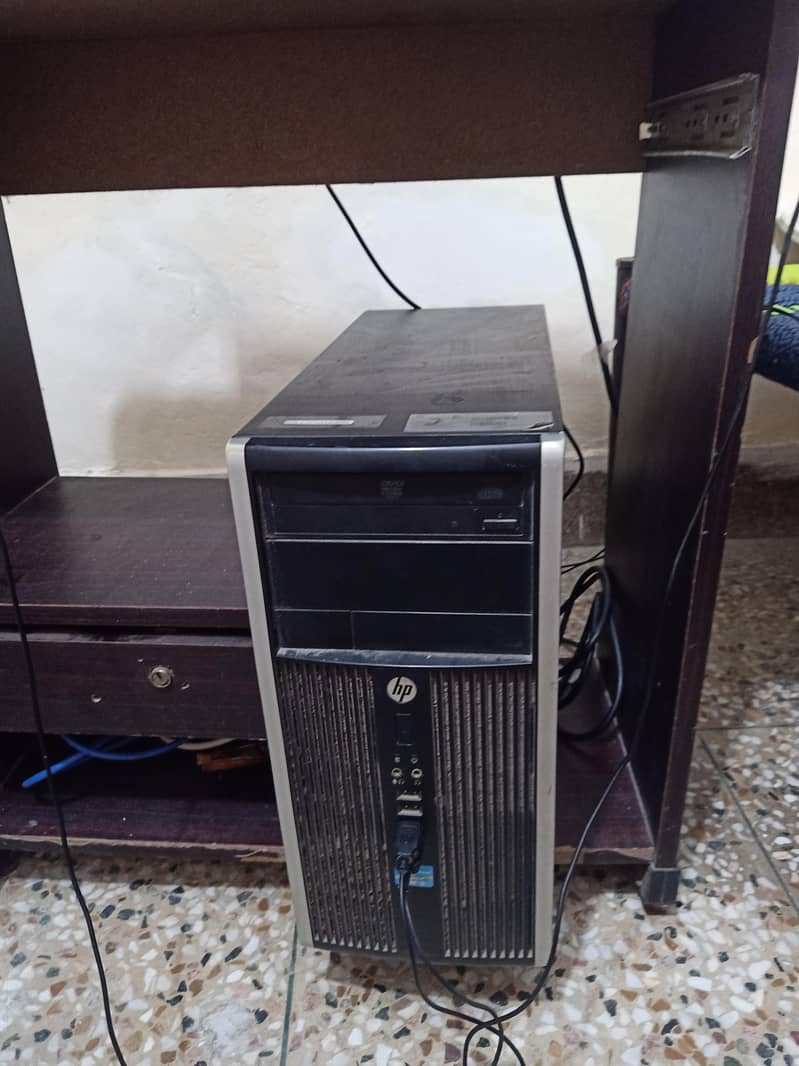 i5 2nd generation  tawer with LCD and table 2