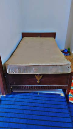 single bed with single spring mattres