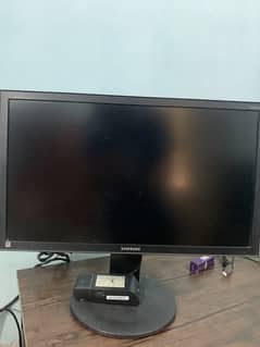 Samsung 22” LCD