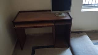 Computer desk