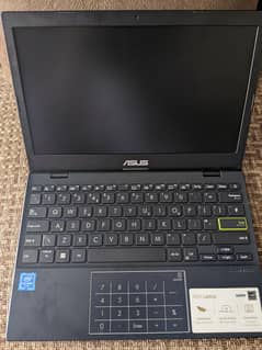 Asus E210MAB – 4GB RAM | 64GB Storage | Windows 11 | 10/10 Condition