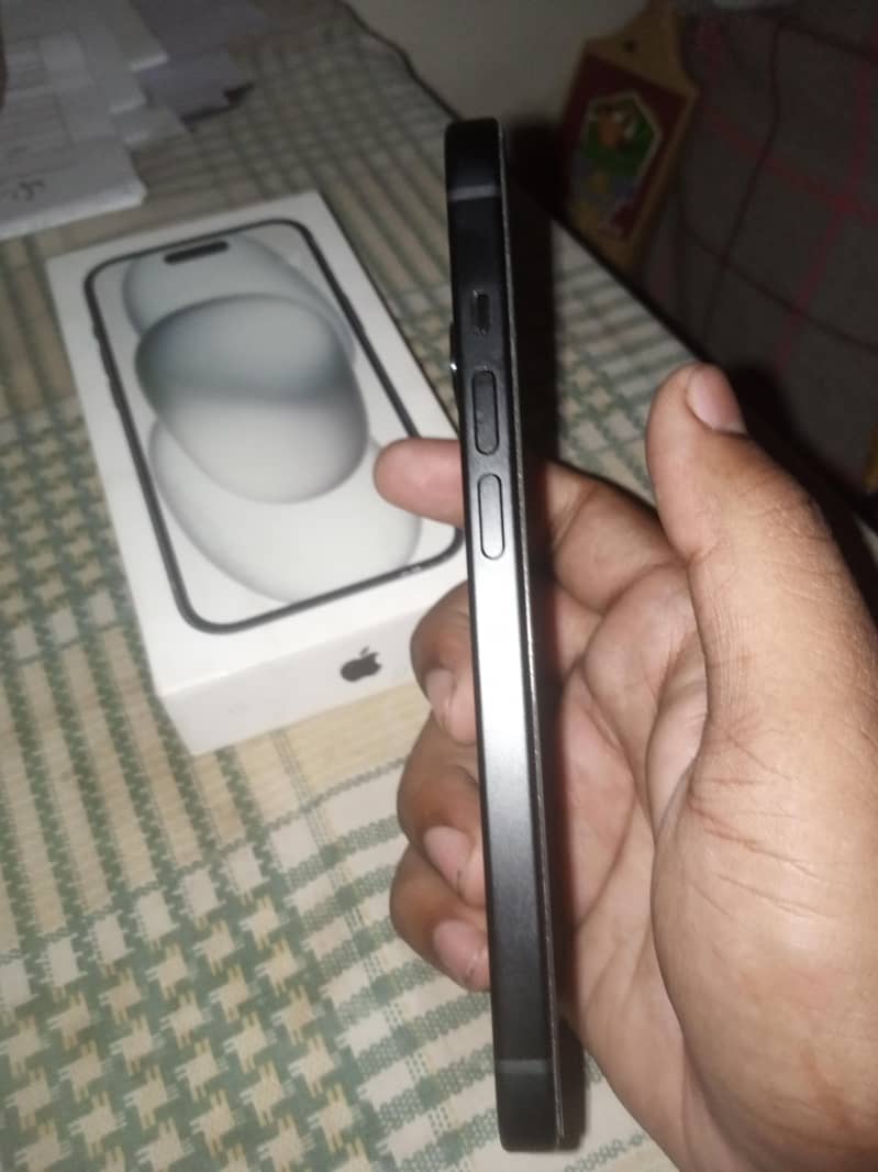 iphone 15 Non Pta 128gb 10/10 Just Open Box Cycle Count (4) 4