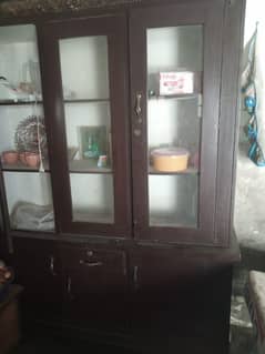 show case just 1 year used