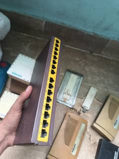 switch or mikrotic ka server