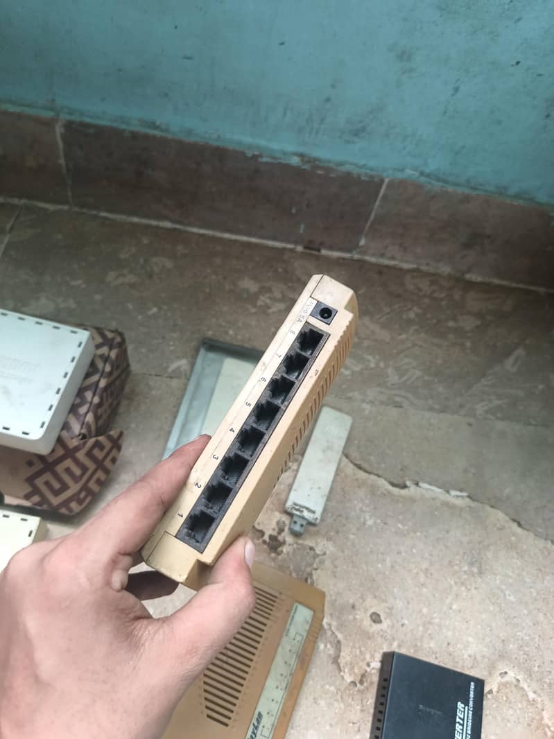 switch or mikrotic ka server 1