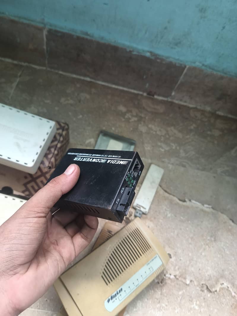 switch or mikrotic ka server 5