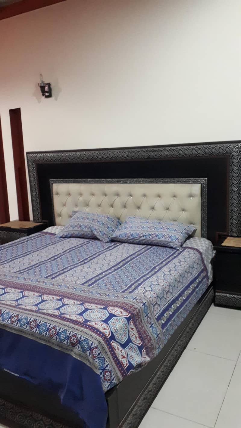 bed set with two side tables and dressing table and mattres 2