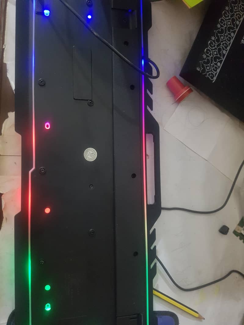 this rgb keyboard and mouse with box 4