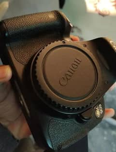 Canon EOS 700D DSLR
