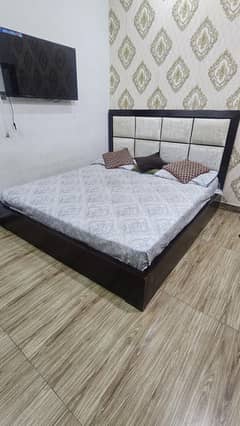 Double bed/king size bed/dressing table/bed set/wooden bed/furniture