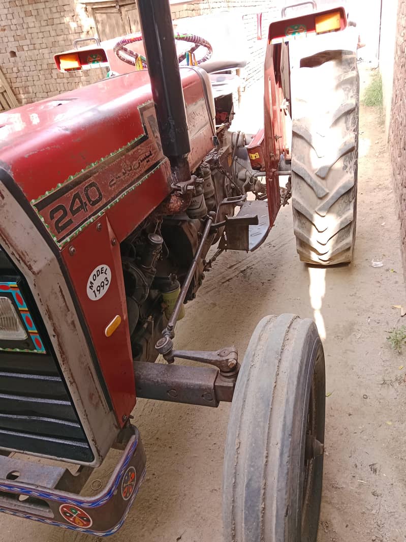 toractar 240 1