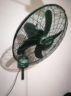 Royal Magnum Bracket Fan With Warrenty