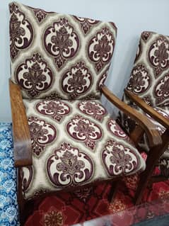 Table and chairs for sale
