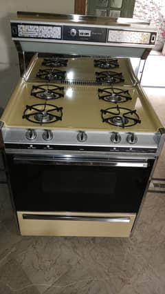 Brand New Kelvinator Cooking Range with 4 Stoves and Baking Oven. USA