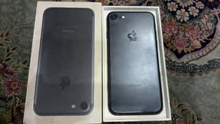 iphone 7 32 gb  pta approved with box  contact on WhatsApp 03114627460