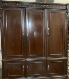 wodrobe in good condition