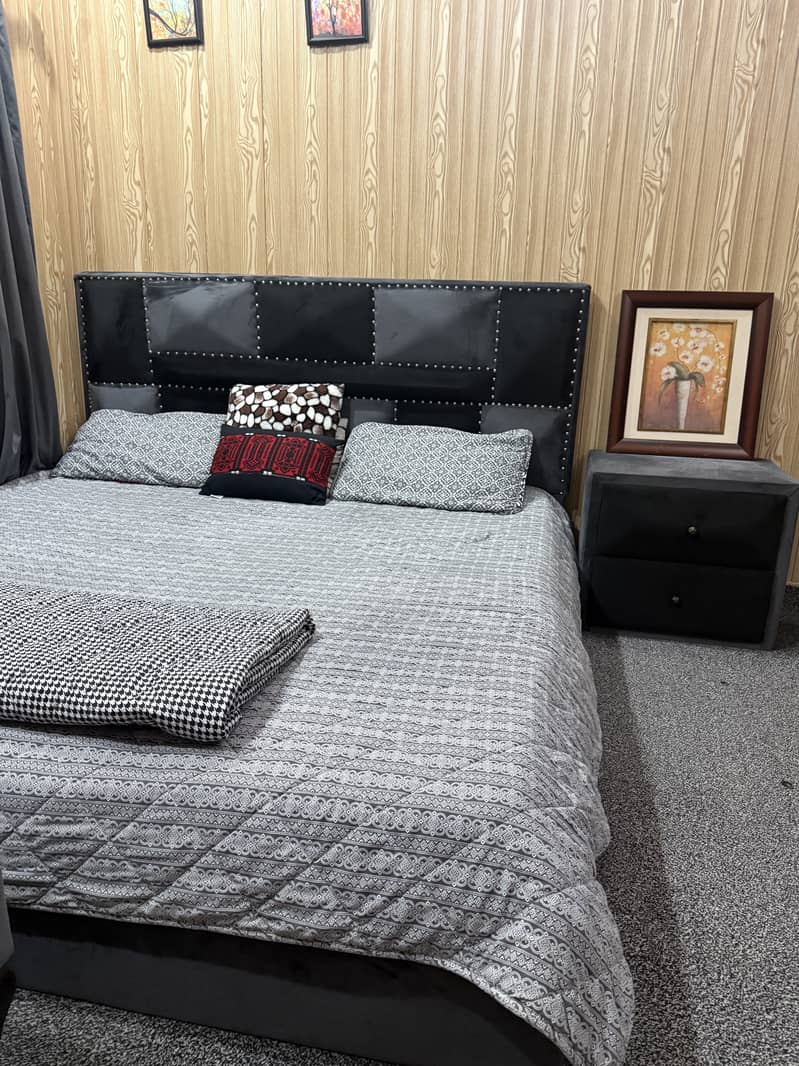 Full bed set with 2 single sofa and table 4