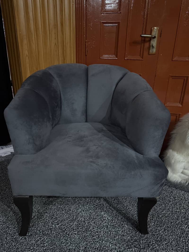 Full bed set with 2 single sofa and table 7