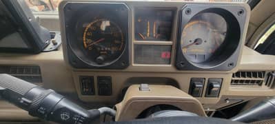 1991 Mitsubishi Challanger - Classic SUV