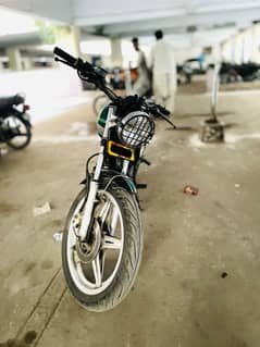 Suzuki 150 converted cafe raser
