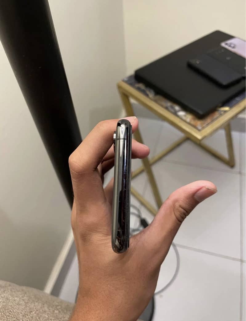 Iphone x approve 256 with box exchange possible 4