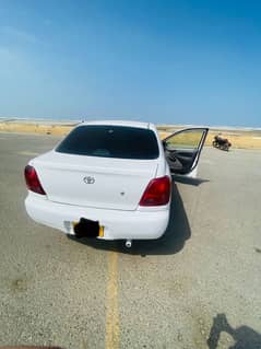 Toyota platz 2002