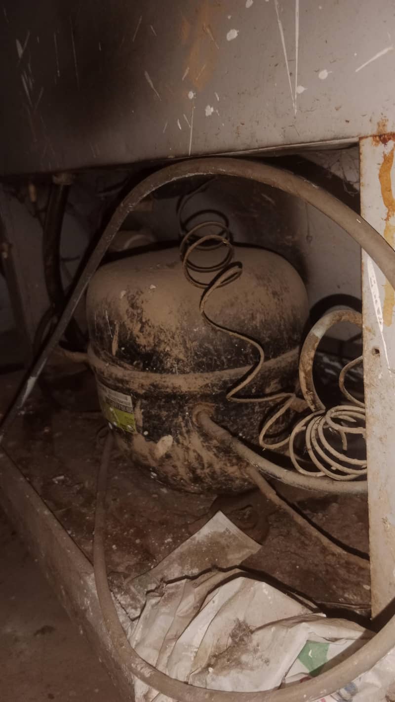 singer's used fridge running condition 7